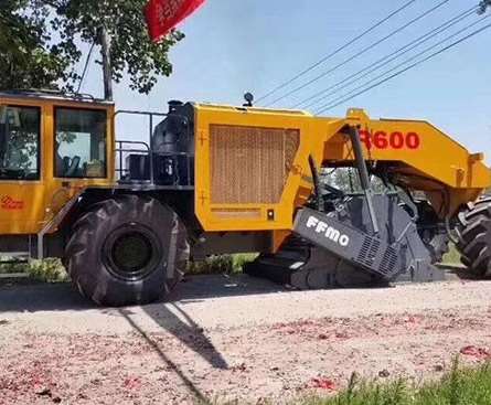 �������C�����b�õ�Һ��ϵ�y(t��ng)����